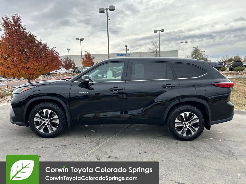 2021 Toyota Highlander Hybrid XLE photo 4