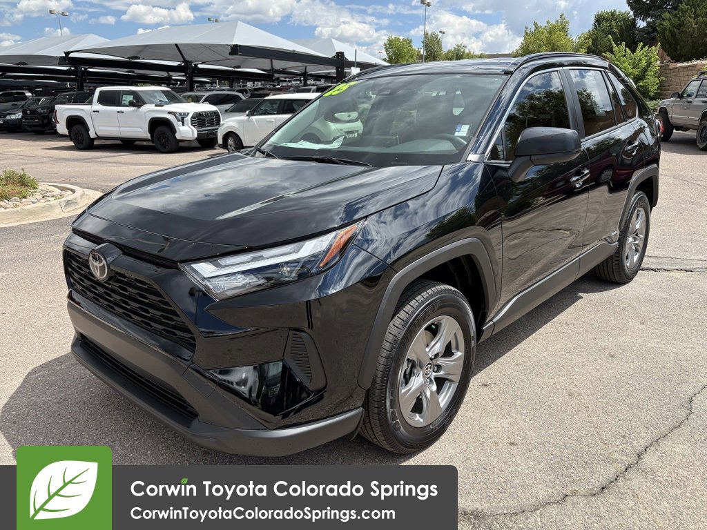 2025 Toyota RAV4 Hybrid LE photo 2
