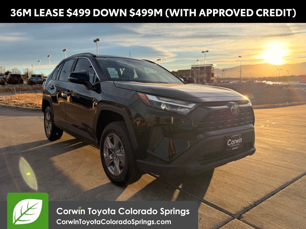 2025 Toyota RAV4 XLE's photo