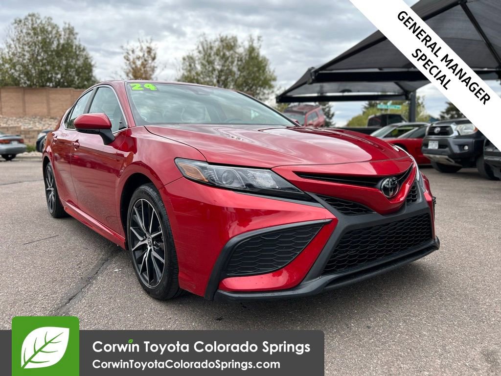 2024 Toyota Camry SE's photo