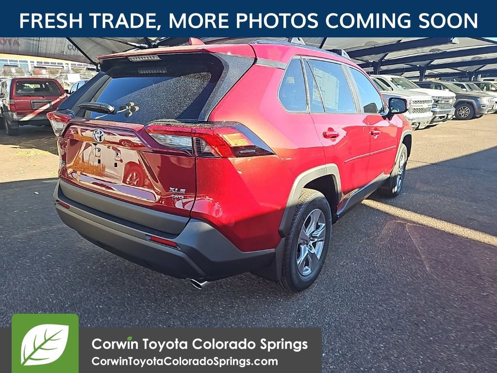 2025 Toyota RAV4 XLE photo 2