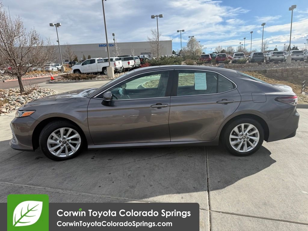 2021 Toyota Camry LE photo 4