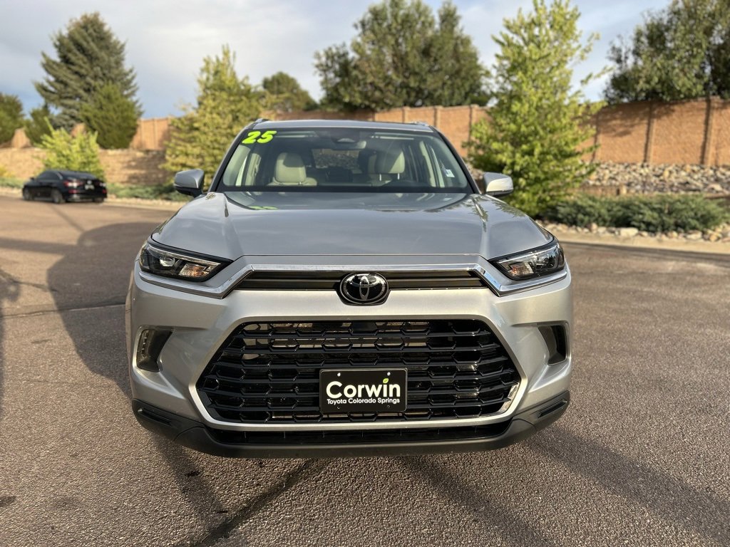 2025 Toyota Grand Highlander XLE photo 2