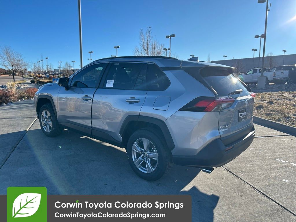 2025 Toyota RAV4 XLE photo 2