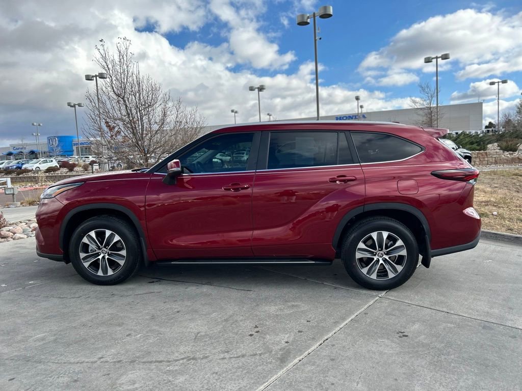 2026 Toyota Highlander XLE photo 4