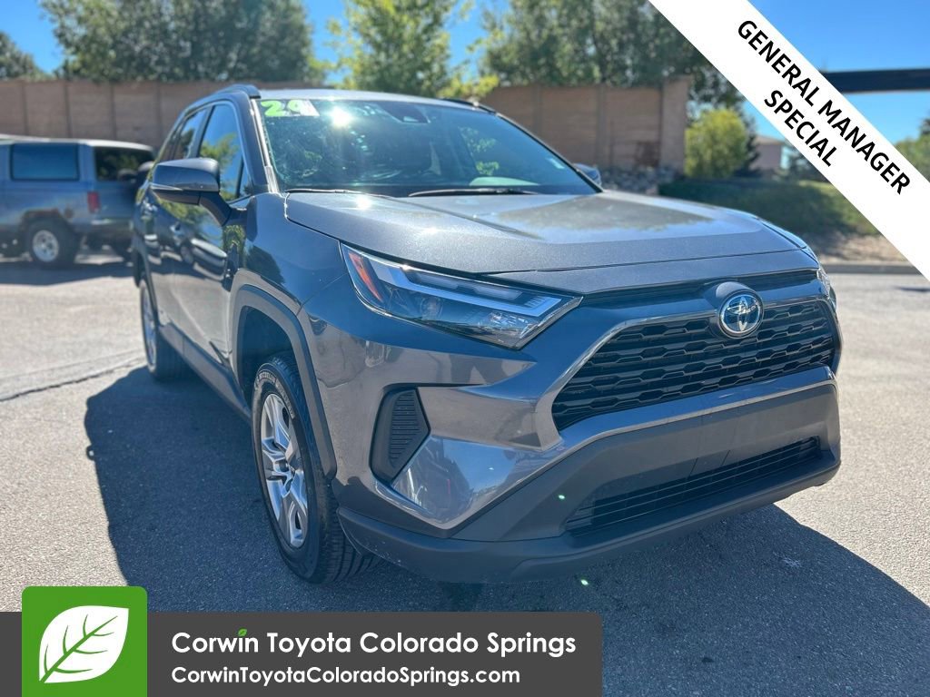 2024 Toyota RAV4 XLE's photo
