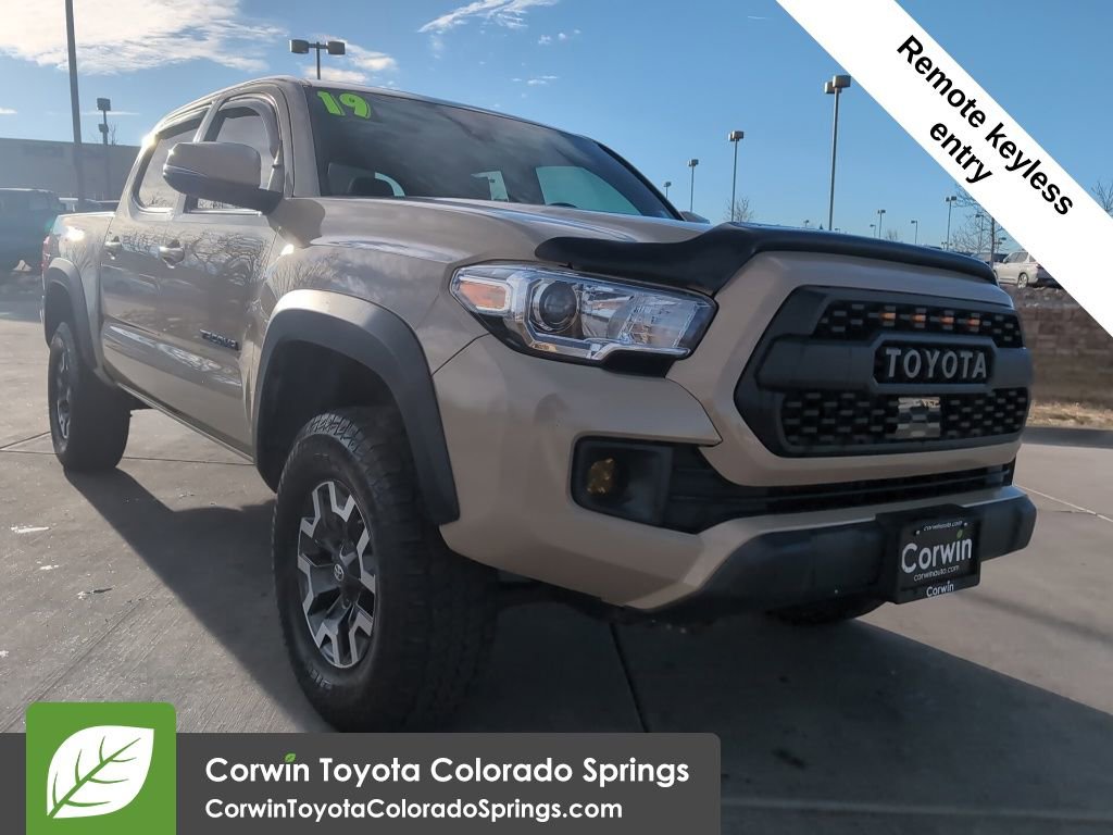 2019 Toyota Tacoma TRD Off-Road photo 2