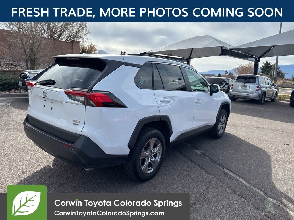 2023 Toyota RAV4 XLE photo 2