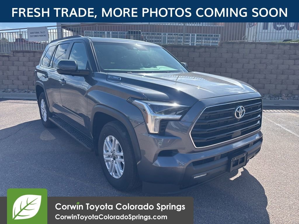 2025 Toyota Sequoia SR5 4WD i-FORCE MAX Hybrid's photo