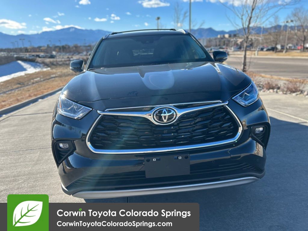 2026 Toyota Crown photo 2