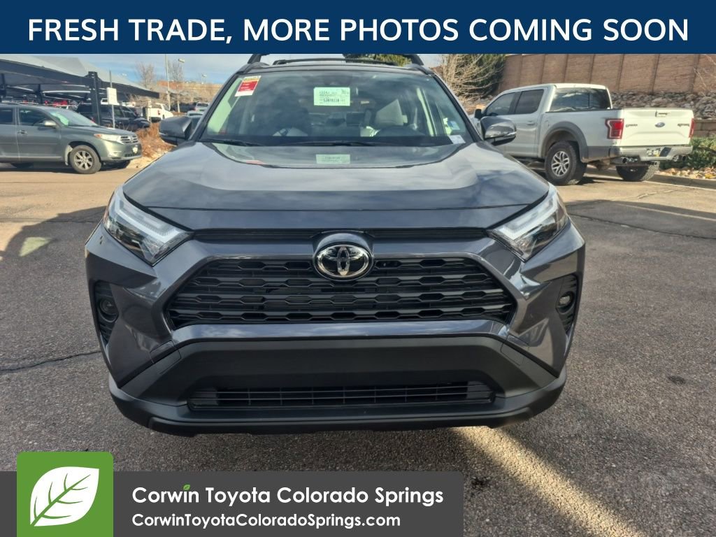 2025 Toyota RAV4 Hybrid XLE photo 2