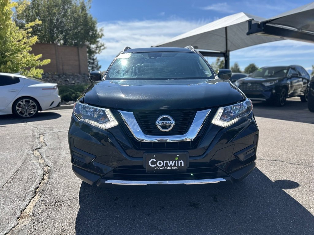2020 Nissan Rogue SV photo 2
