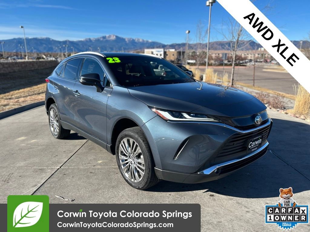 2023 Toyota Venza XLE's photo