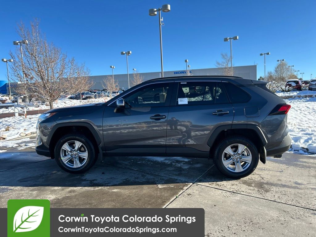 2025 Toyota RAV4 XLE photo 2