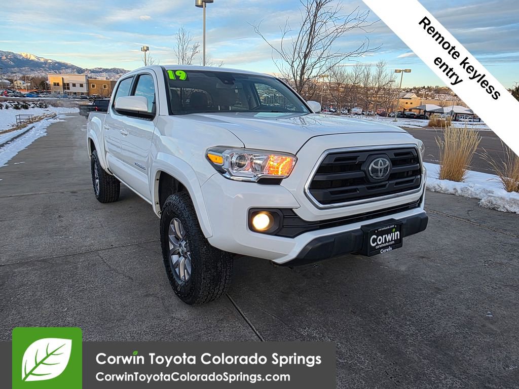 2019 Toyota Tacoma SR5's photo
