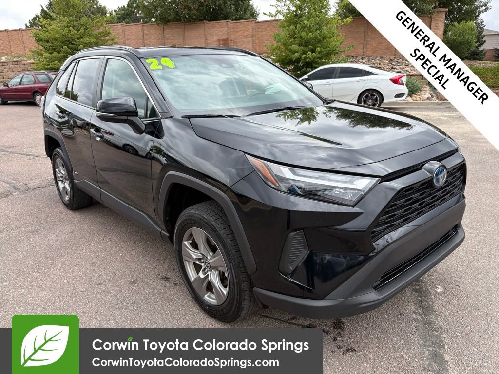 2024 Toyota RAV4 XLE's photo