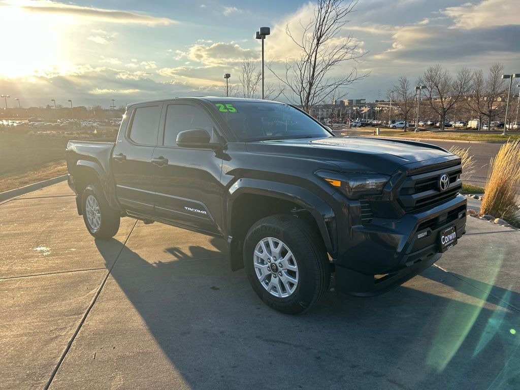 2025 Toyota Tacoma SR5's photo