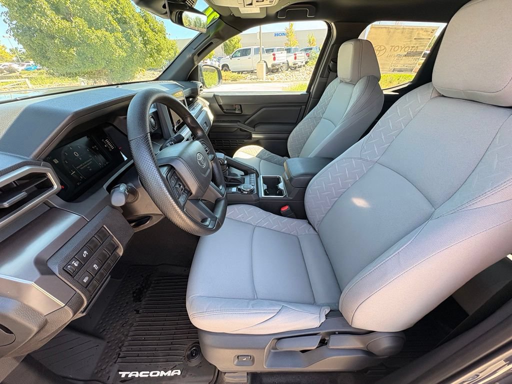 2026 Toyota Tacoma SR5 - Photo 12