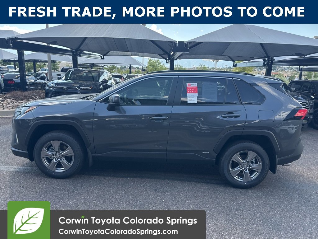 2025 Toyota RAV4 Hybrid LE photo 4