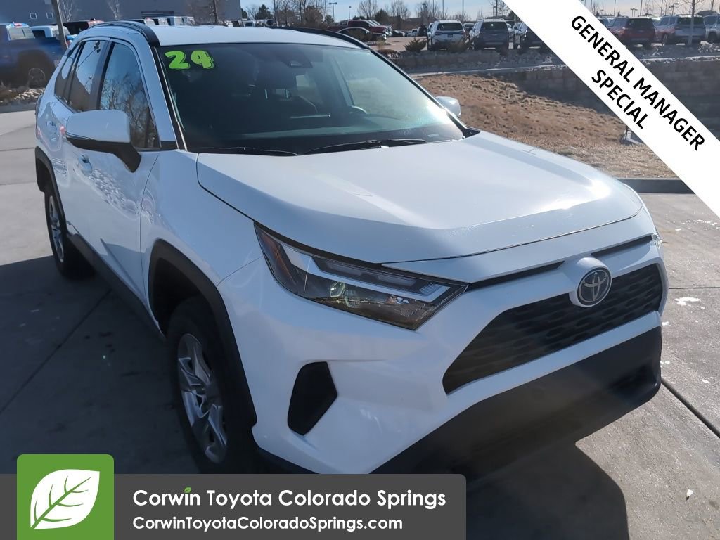 2024 Toyota RAV4 XLE's photo