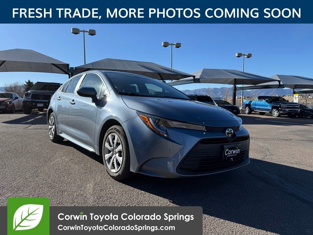 2023 Toyota Corolla LE's photo