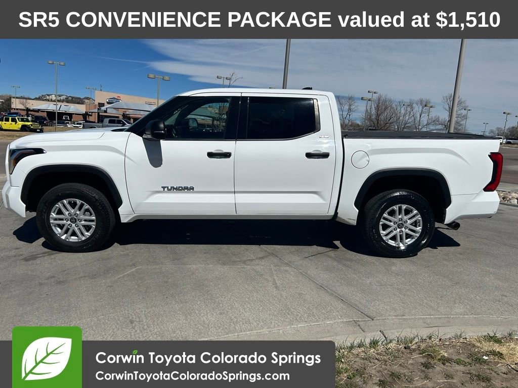 2022 Toyota Tundra SR5 CrewMax photo 2