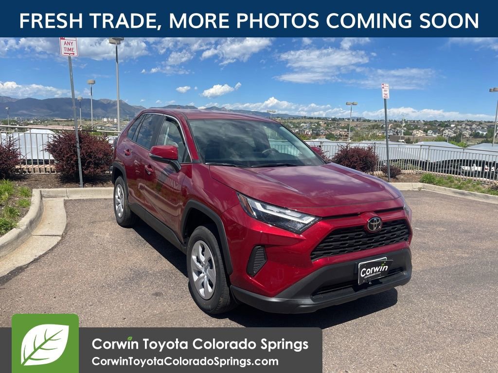 2025 Toyota RAV4 LE AWD's photo