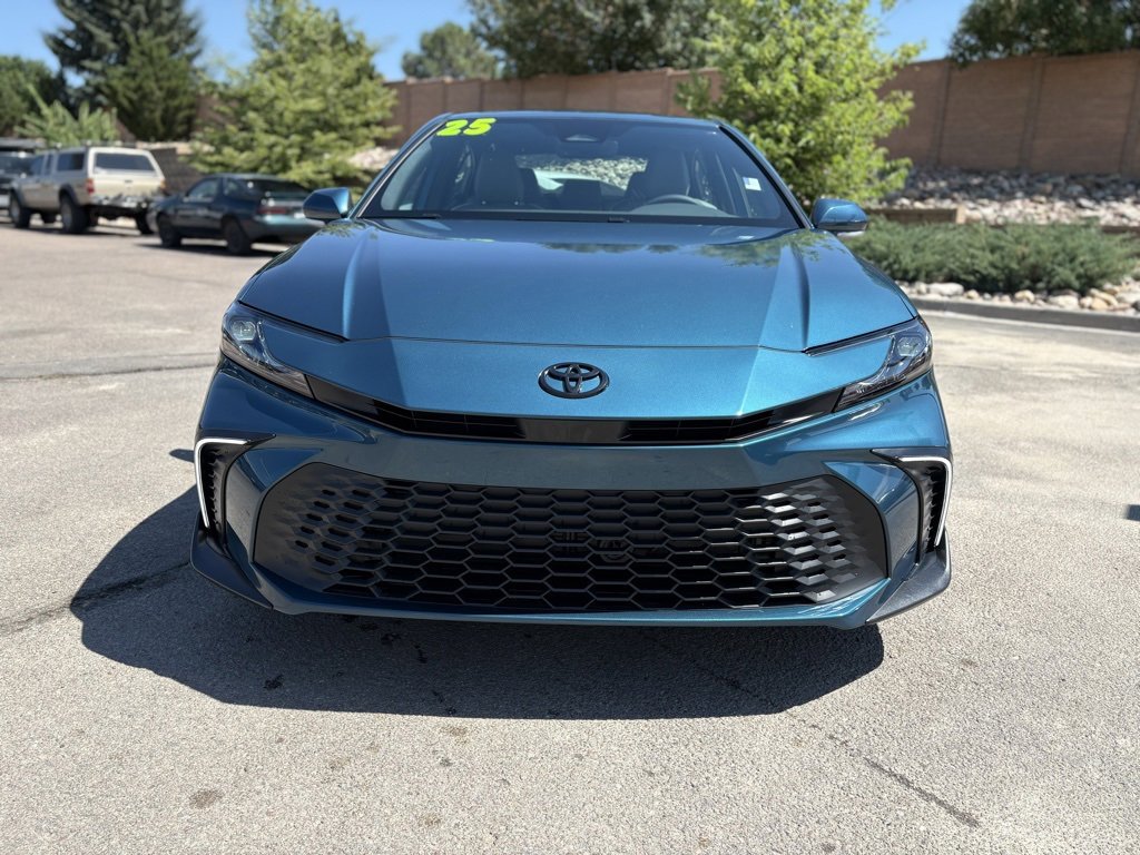 2025 Toyota Camry SE photo 2