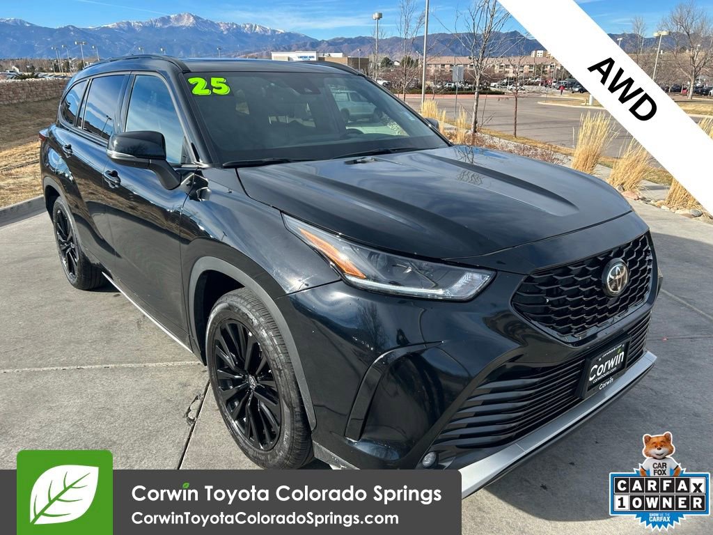 2025 Toyota Highlander XSE's photo
