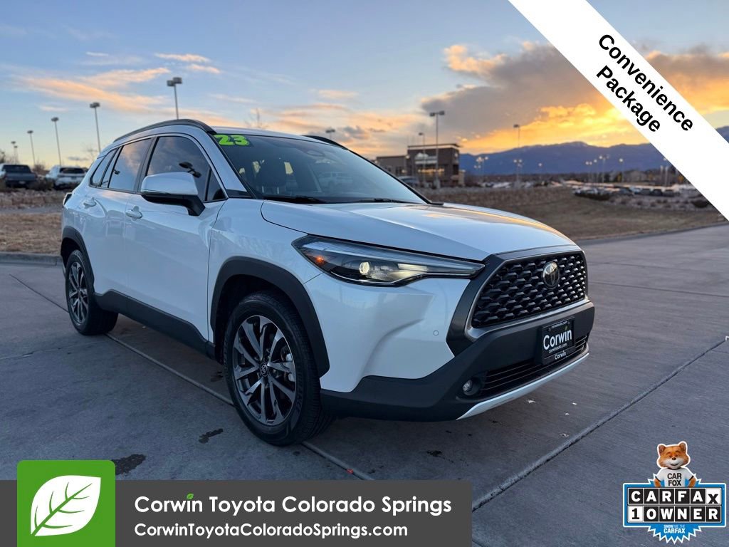 2023 Toyota Corolla Cross XLE's photo