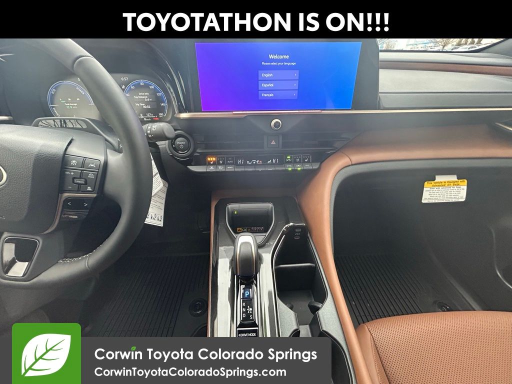 2025 Toyota Crown Signia Limited's photo