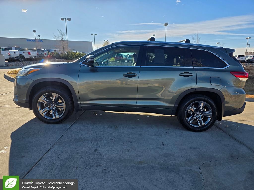2018 Toyota Highlander Limited Platinum photo 3