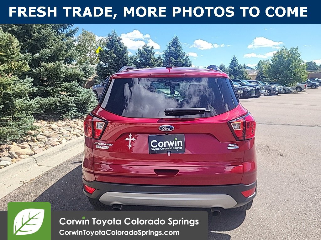 2019 Ford Escape SEL photo 4