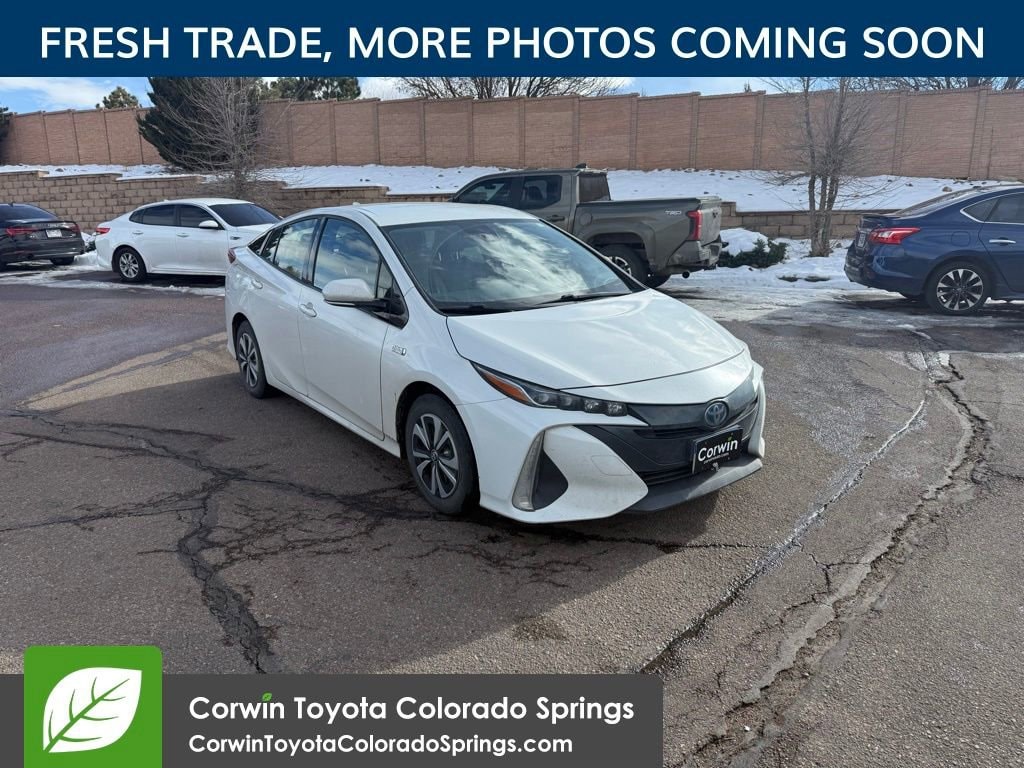 2017 Toyota Prius Prime Premium's photo
