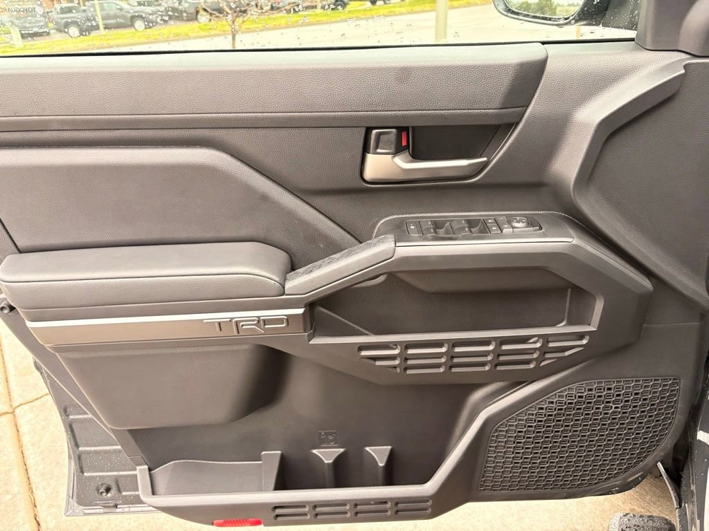 2025 Toyota Tacoma TRD Off Road - Photo 9