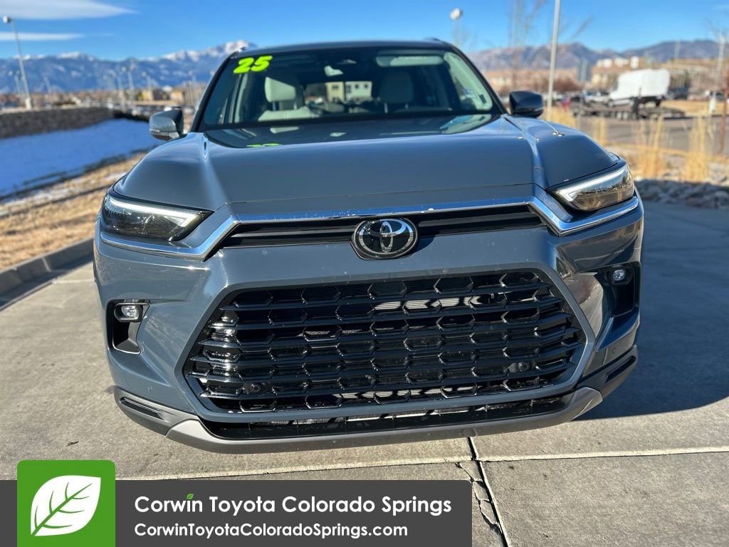 2025 Toyota Grand Highlander Limited photo 2