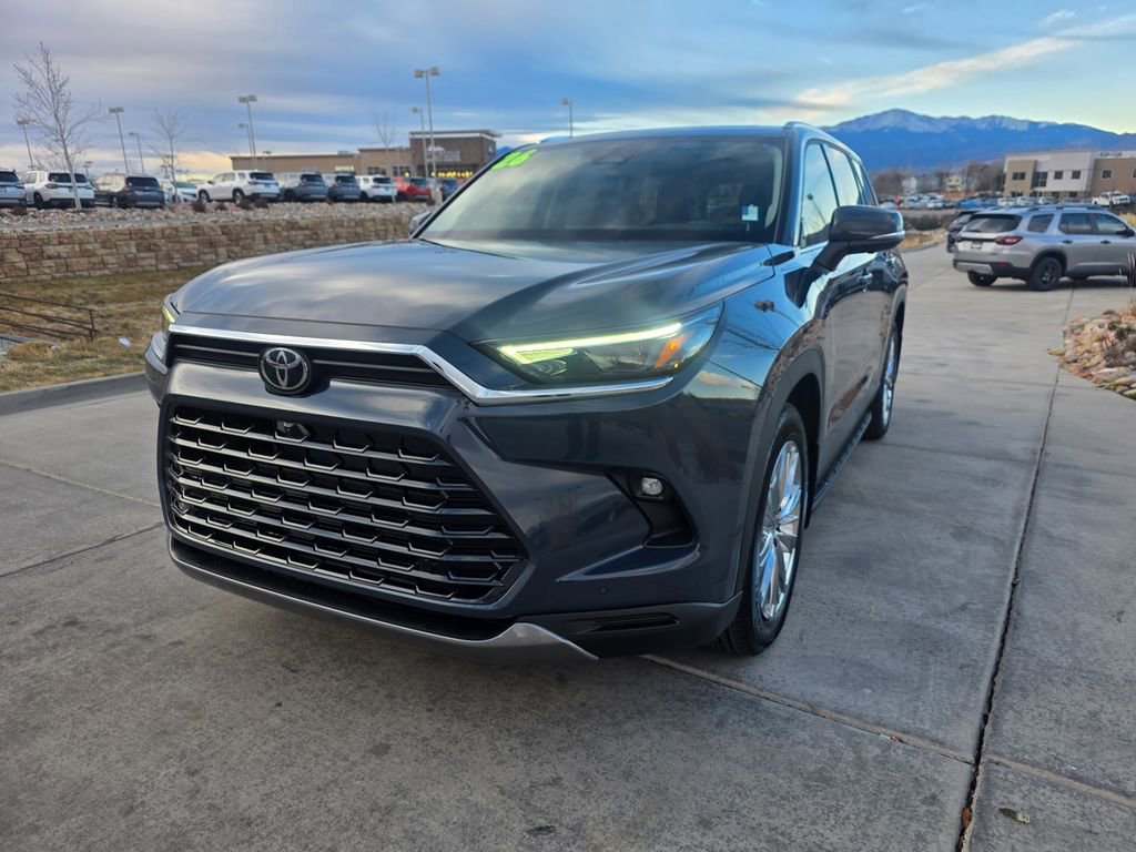 2026 Toyota Grand Highlander Platinum photo 2