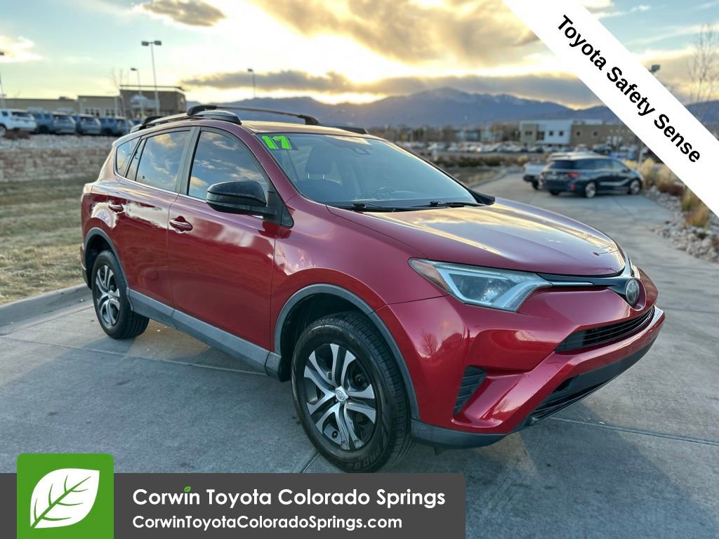 2017 Toyota RAV4 LE's photo