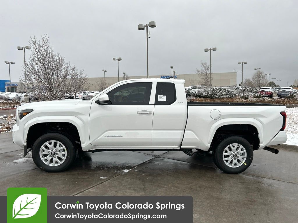 2026 Toyota Tacoma SR5 4x4 XtraCab photo 3