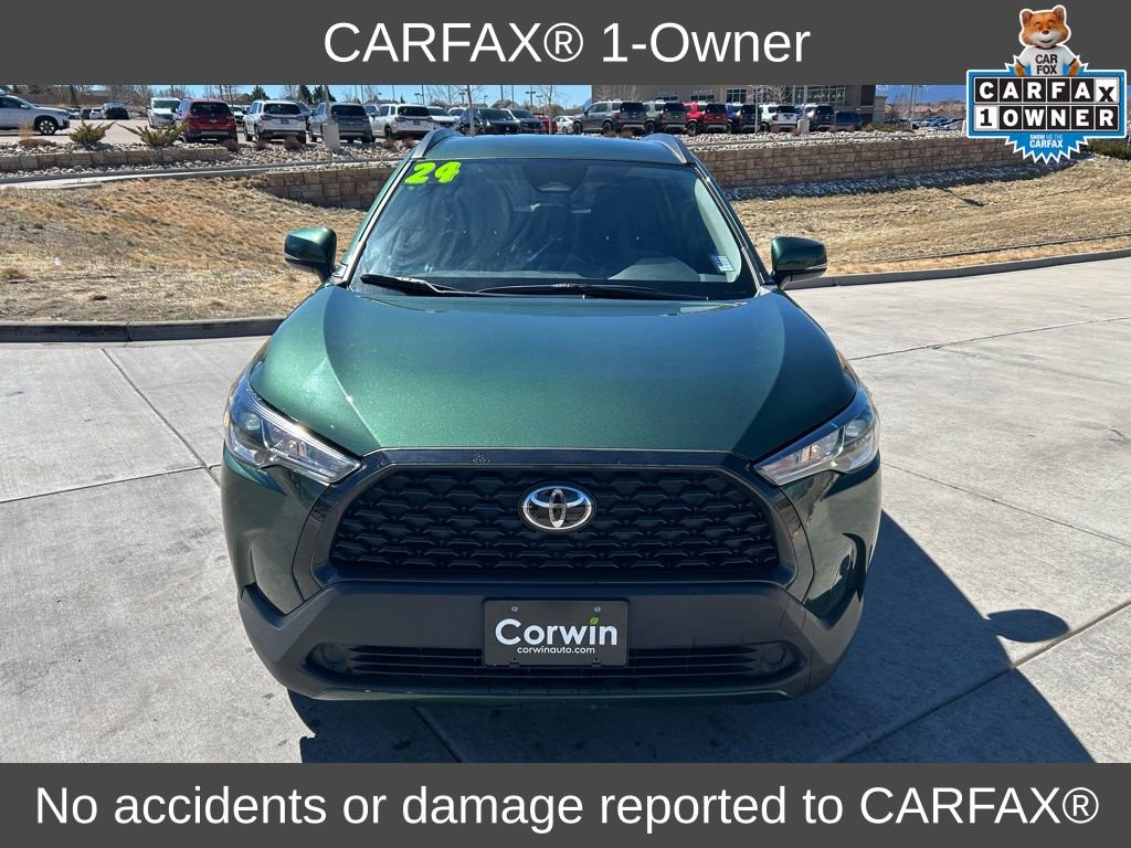 2024 Toyota Corolla Cross LE photo 2