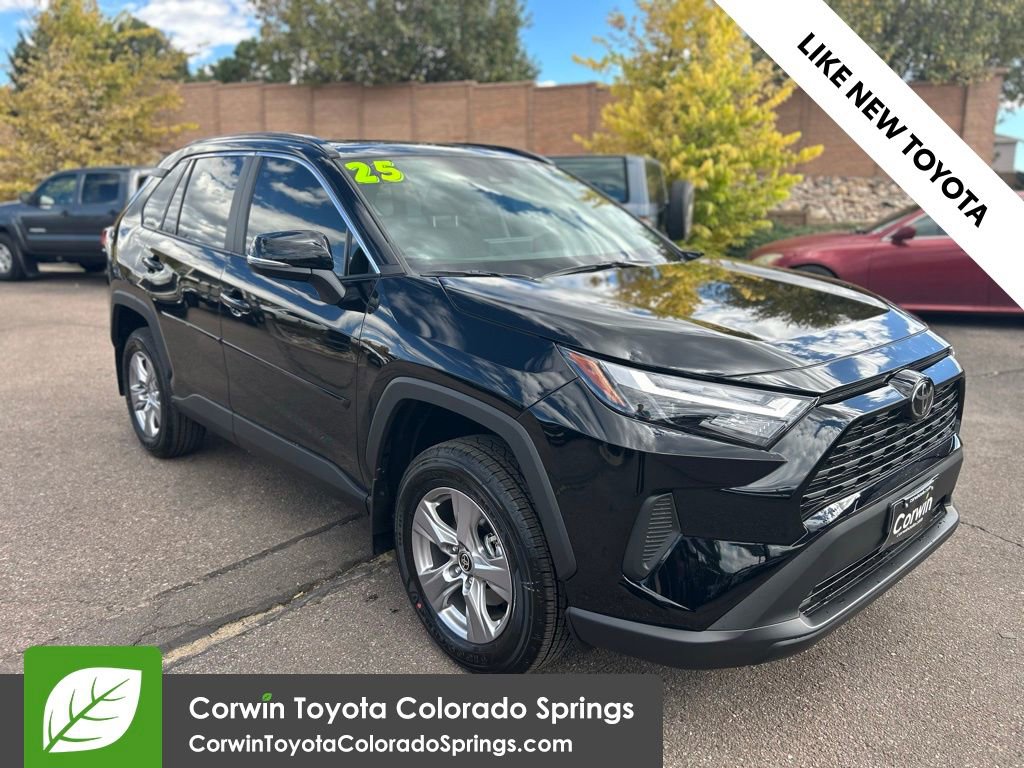 2025 Toyota RAV4 XLE's photo
