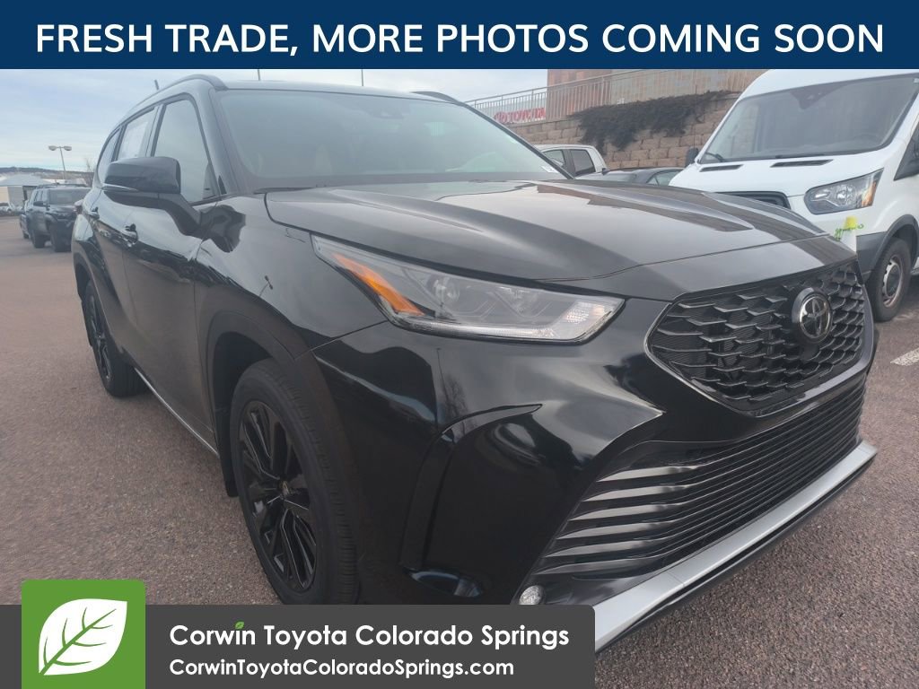 2026 Toyota Highlander XSE's photo