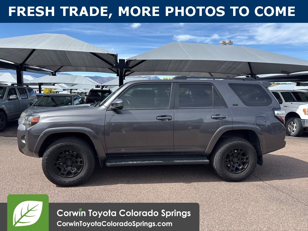 2022 Toyota 4Runner SR5 photo 4