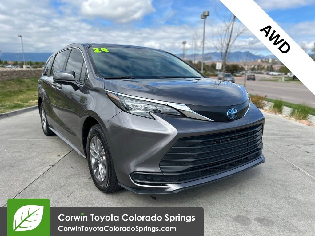 2024 Toyota Sienna LE 8-Passenger Hybrid AWD's photo