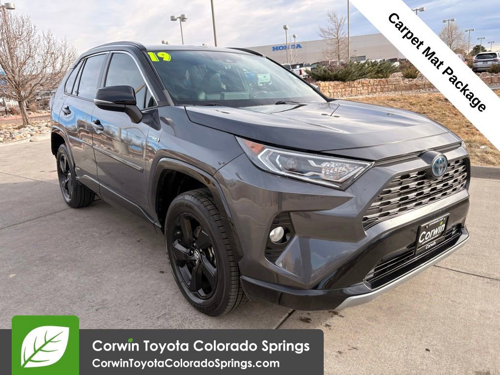 2019 Toyota RAV4 XSE's photo