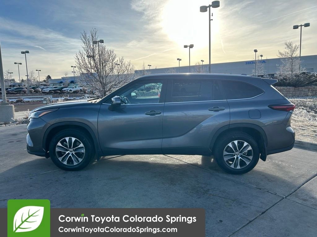 2024 Toyota Highlander XLE photo 4