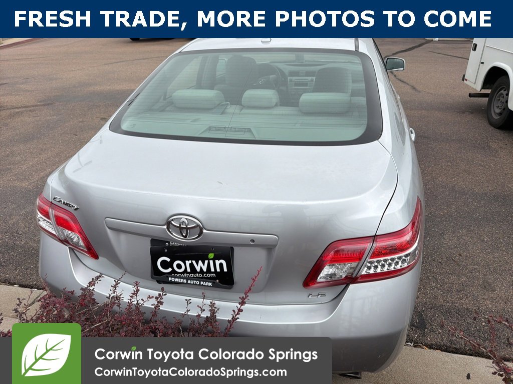 2010 Toyota Camry LE photo 2