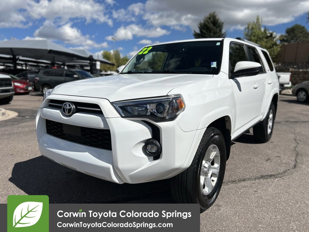 2022 Toyota 4Runner SR5 photo 2