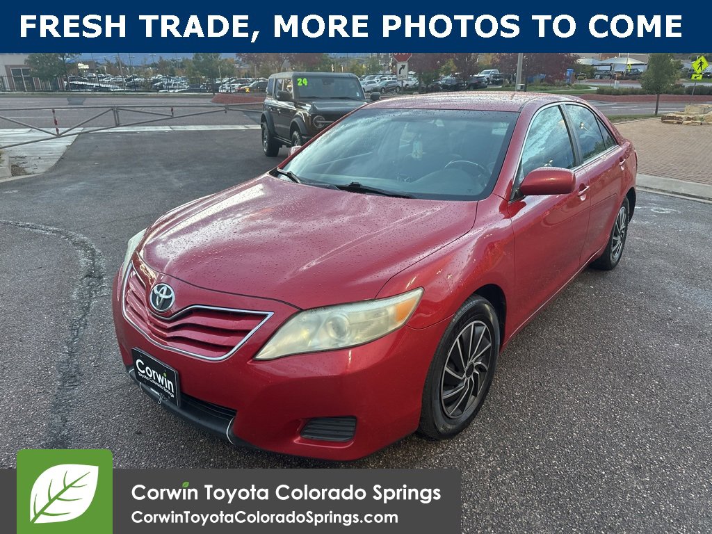 2011 Toyota Camry LE photo 3