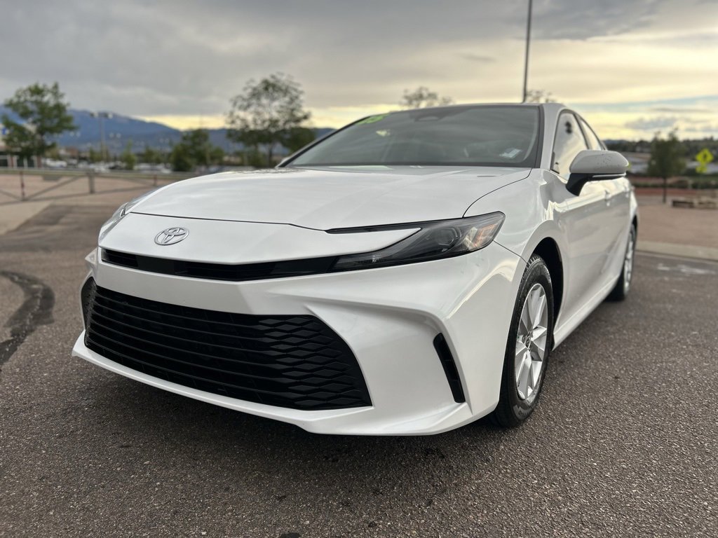 2025 Toyota Camry LE photo 3